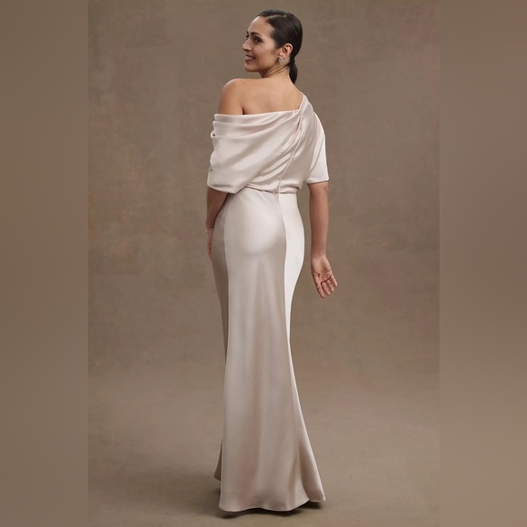 Amsale Pryce Off-Shoulder Satin Column Gown - Picture 3 of 7